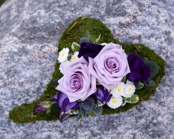  Wiązanka na cmentarz ze sztucznych kwiatów